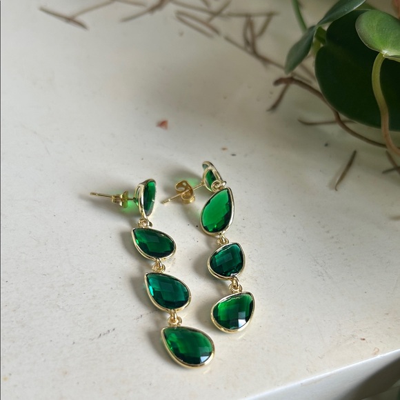 Emerald Quartz Gold 24 k electroplated earrings - Picture 3 of 5